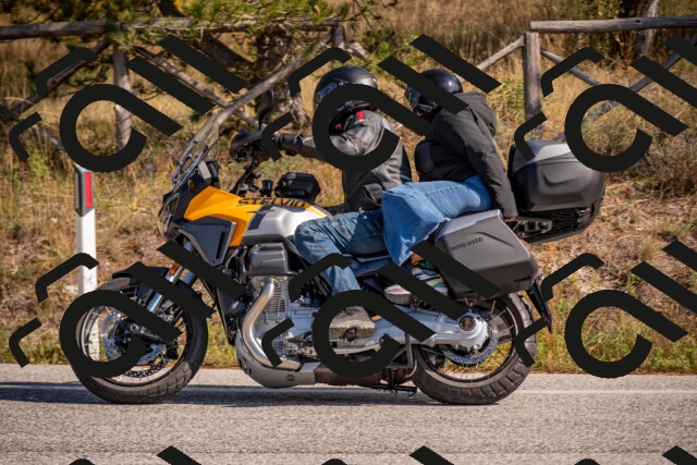 20251019124028-_5000649_am_