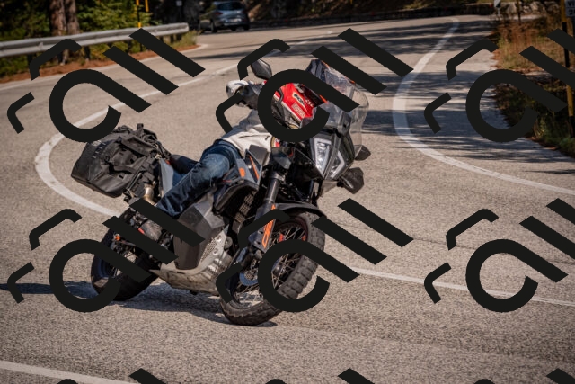 20251019124103-_5000652_am_