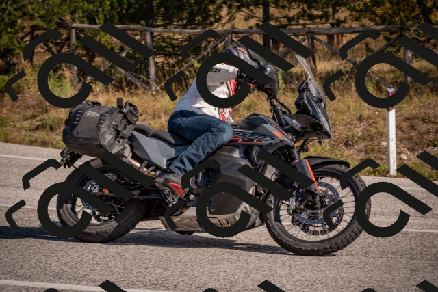 20251019124103-_5000654_am_