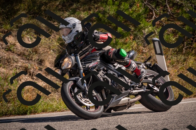 20251019124411-_5000675_am_