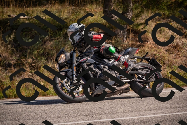 20251019124411-_5000676_am_