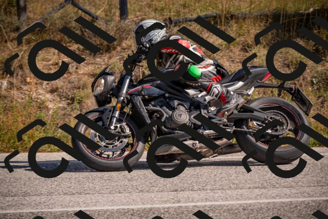 20251019124411-_5000677_am_