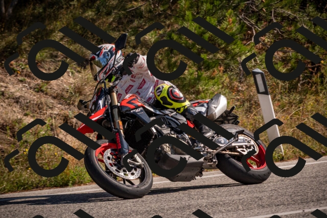 20251019124416-_5000681_am_