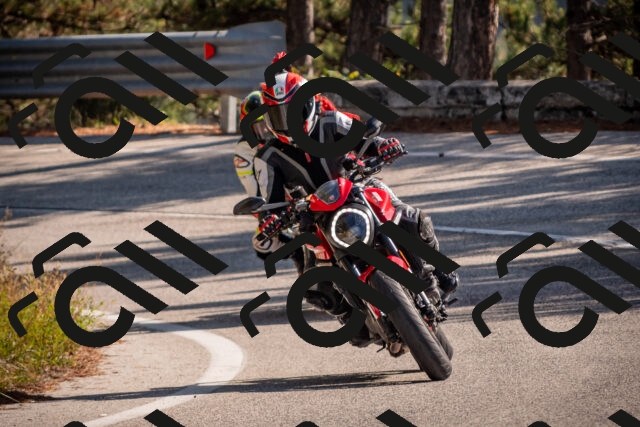 20251019124426-_5000689_am_