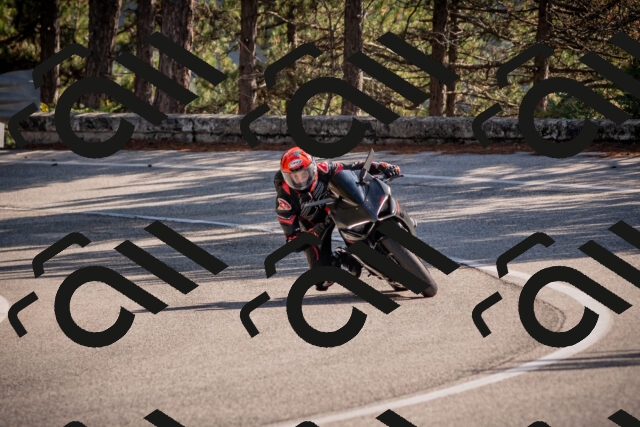 20251019124430-_5000698_am_