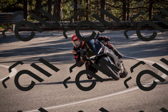 20251019124430-_5000699_am_