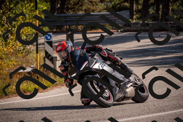 20251019124431-_5000700_am_