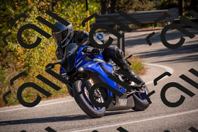 20251019124440-_5000706_am_