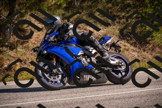 20251019124440-_5000707_am_