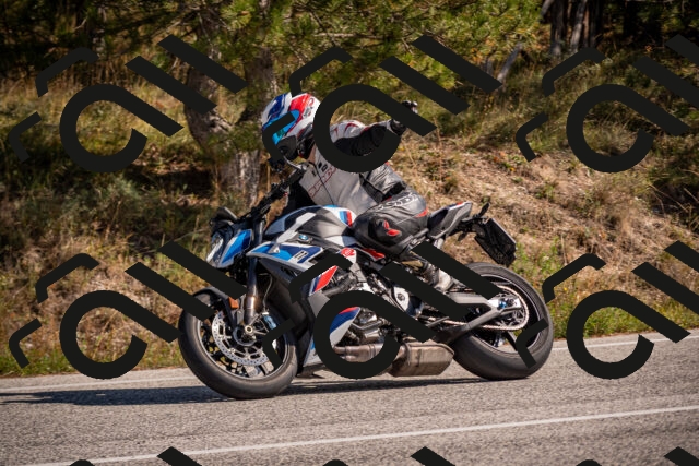 20251019124725-_5000716_am_