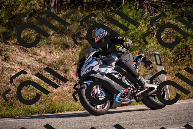 20251019124727-_5000718_am_