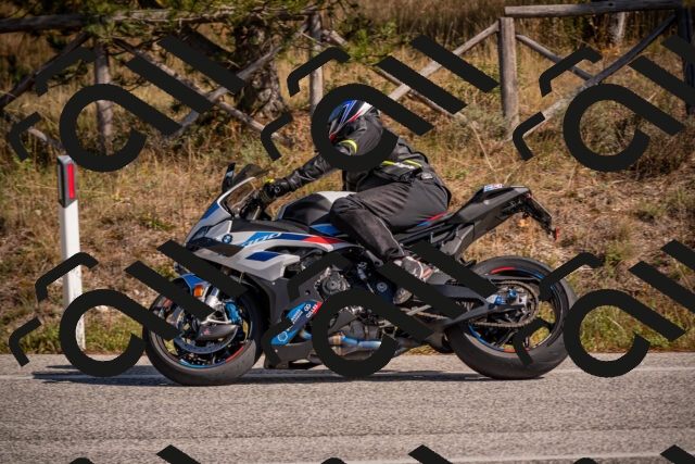 20251019124727-_5000720_am_