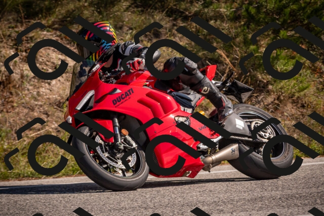 20251019124808-_5000739_am_