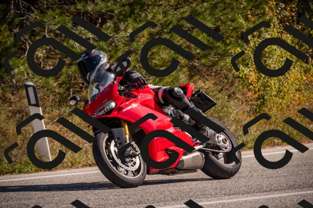 20251019124812-_5000745_am_