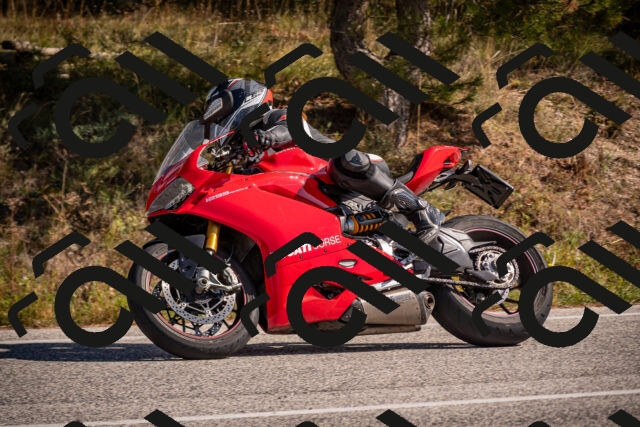 20251019124812-_5000746_am_