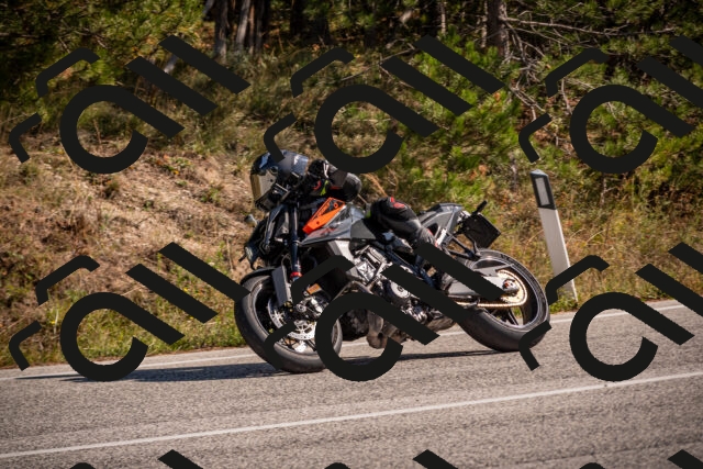 20251019125000-_5000762_am_