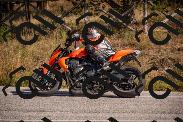 20251019125004-_5000769_am_