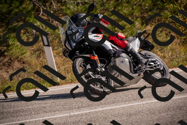 20251019125058-_5000776_am_