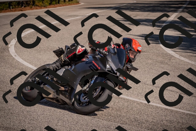 20251019125125-_5000793_am_