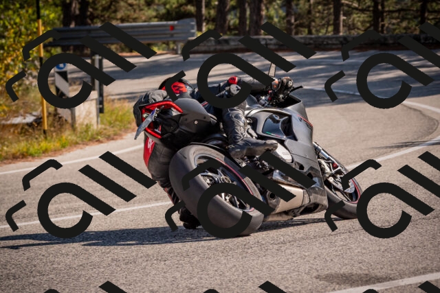 20251019125126-_5000797_am_