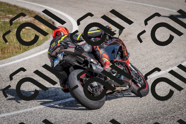 202510191124-DSC_8862_c2