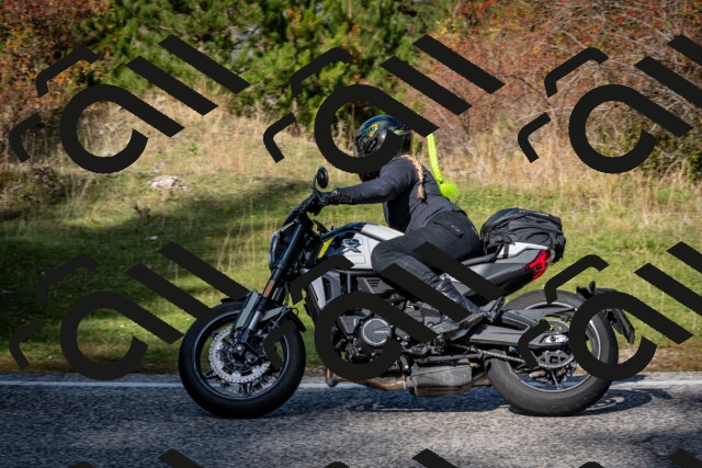 202510191222-DSC_9055_c2