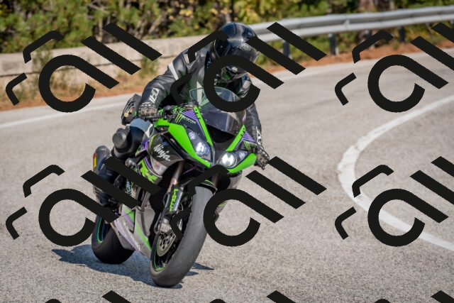 202510191302-DSC_7597_c4_