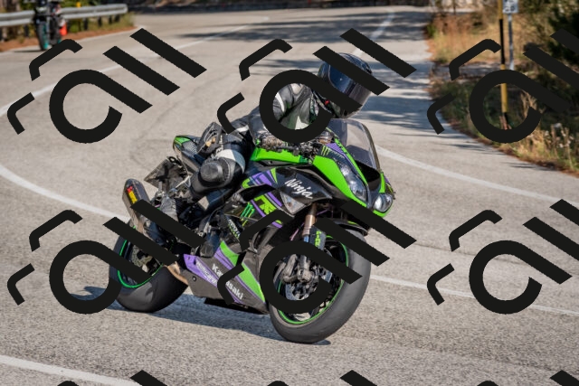 202510191302-DSC_7598_c4_