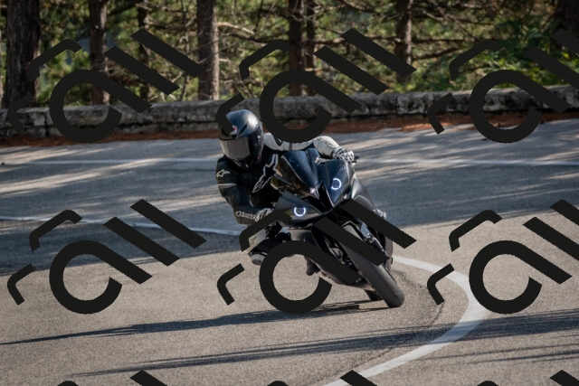 202510191316-DSC_7715_c4_