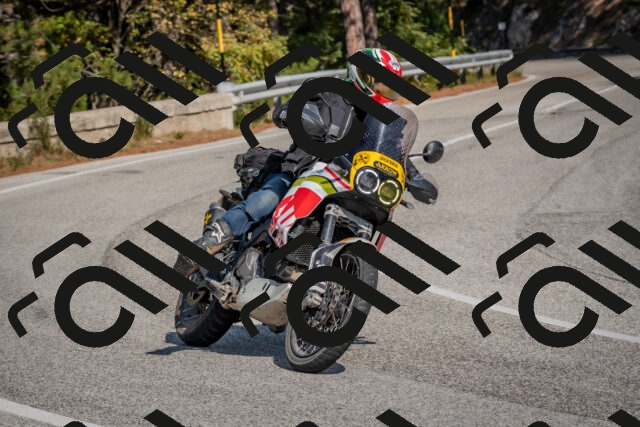 202510191318-DSC_7750_c4_