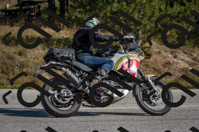 202510191318-DSC_7752_c4_