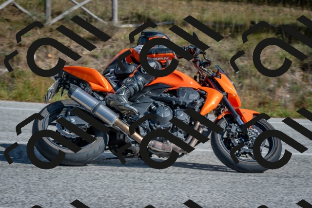 202510191320-DSC_7772_c4_