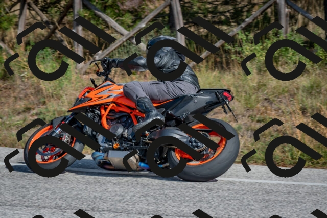 202510191324-DSC_7818_c4_