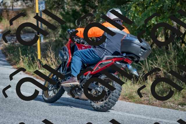 202510191324-DSC_7825_c4_