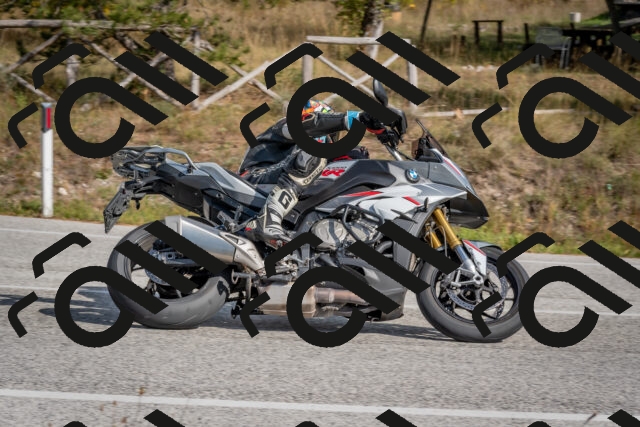 202510191359-DSC_7940_c4_