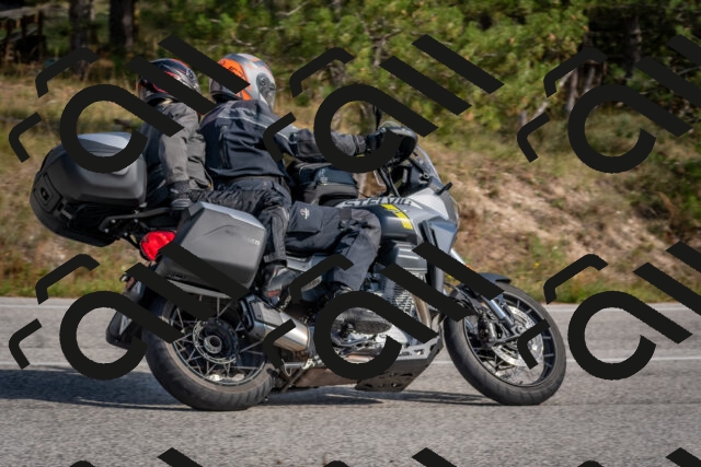 202510191409-DSC_7949_c4_