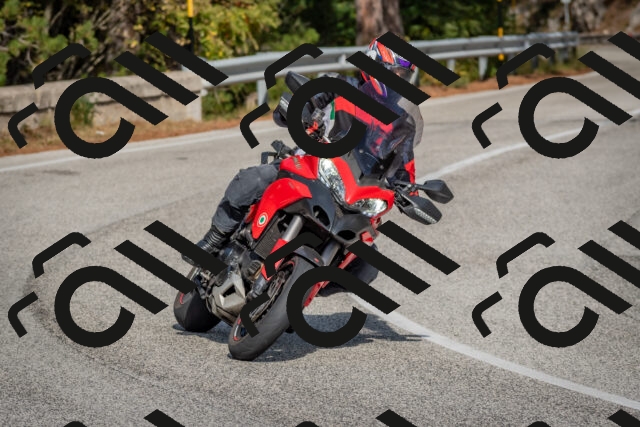 202510191410-DSC_7950_c4_