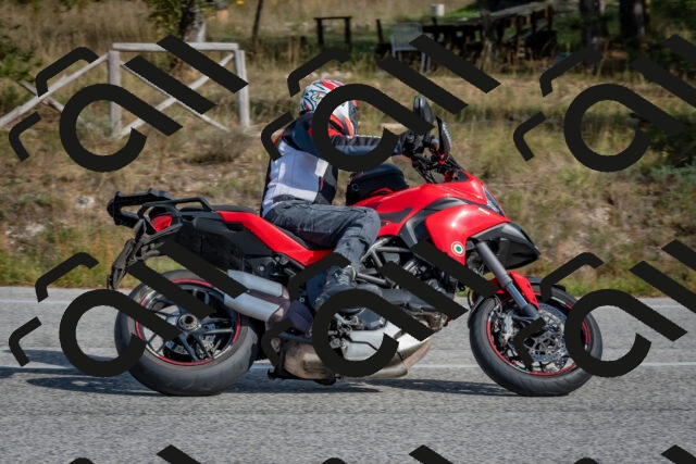 202510191410-DSC_7952_c4_