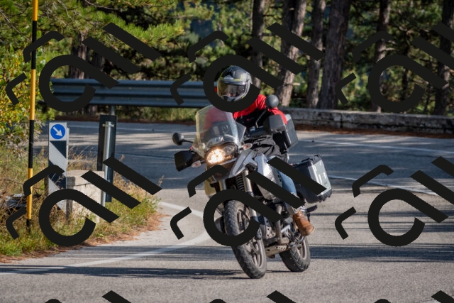 202510191442-DSC_8068_c4_