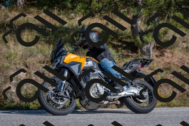 202510191443-DSC_8076_c4_