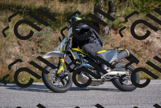 202510191504-DSC_8202_c4_