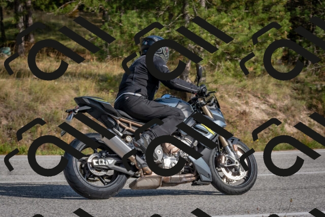 202510191506-DSC_8225_c4_