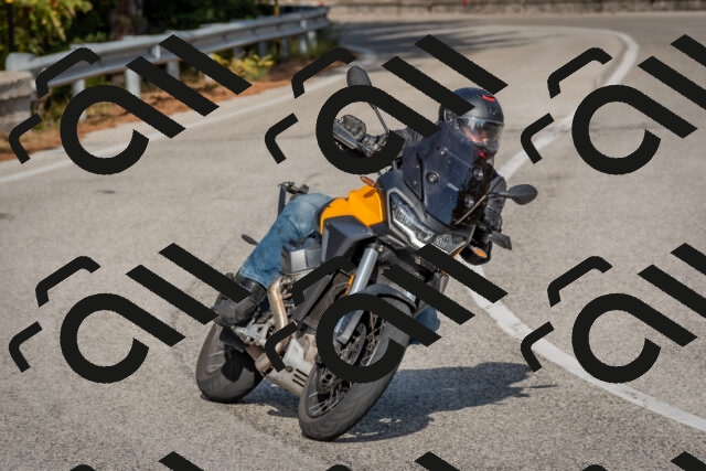 202510191512-DSC_8244_c4_