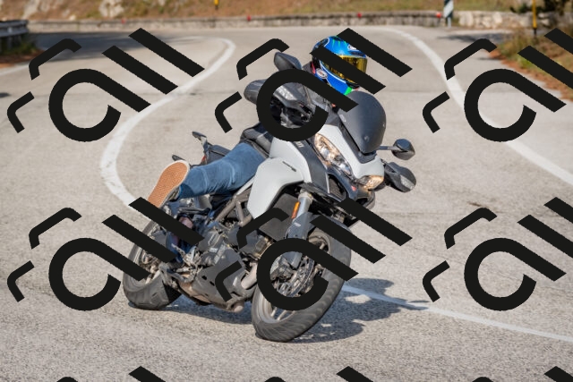 202510191528-DSC_8298_c4_