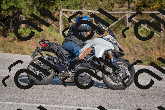 202510191528-DSC_8300_c4_