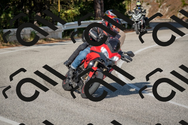 202510191540-DSC_8364_c4_