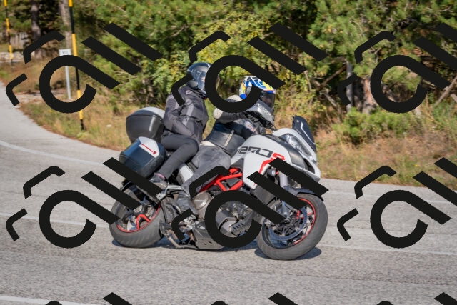 202510191540-DSC_8369_c4_