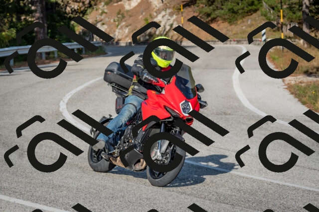 202510191551-DSC_8403_c4_