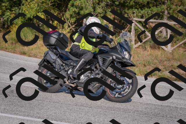 202510191558-DSC_8417_c4_