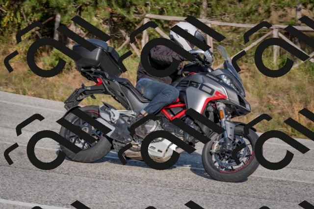 202510191600-DSC_8427_c4_